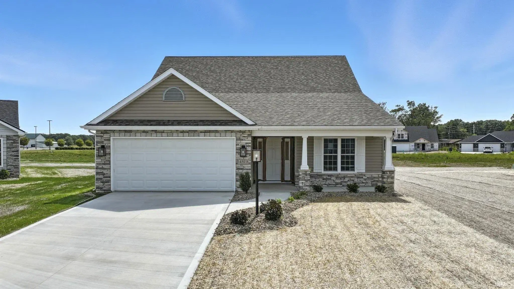 4819 Windrow Way, Fort Wayne