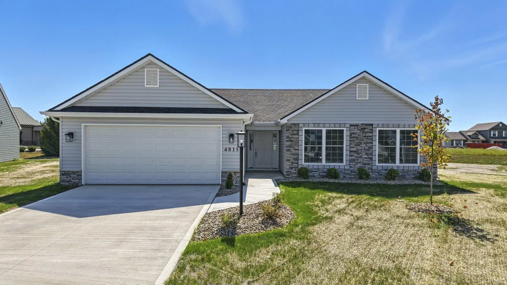4815 Windrow Way, Fort Wayne
