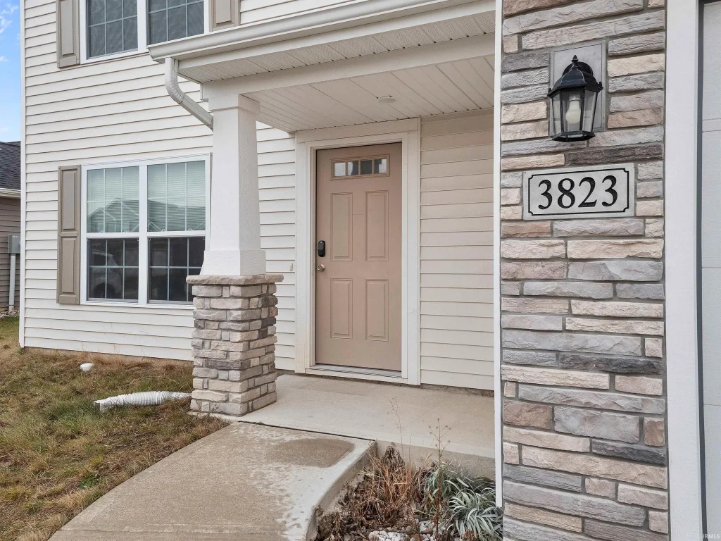 3823 Sun Stone Way, New Haven