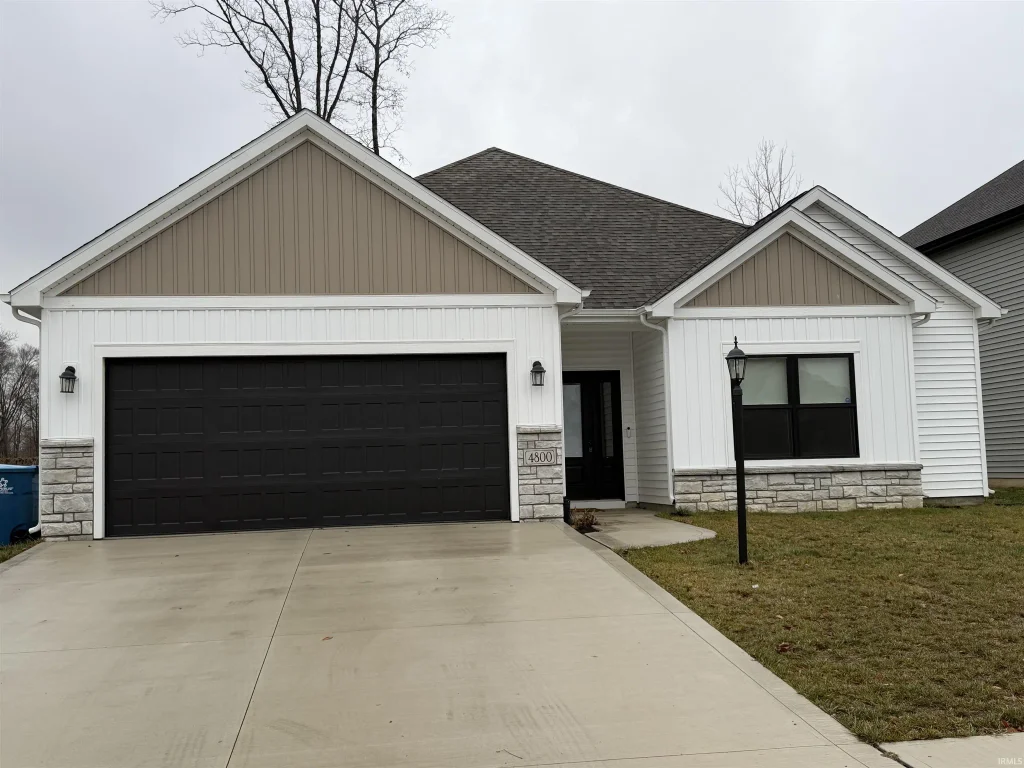 4800 Falcon Parkway, New Haven