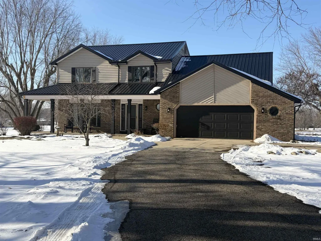 10501 N B Drive, Kendallville