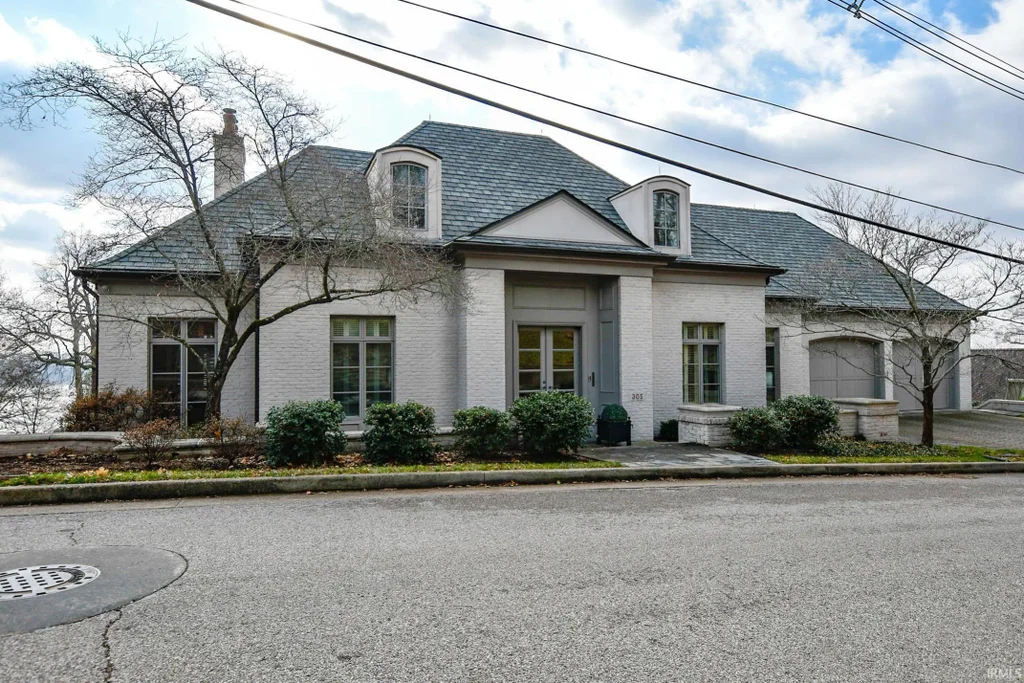 305 E Jennings Street, Newburgh