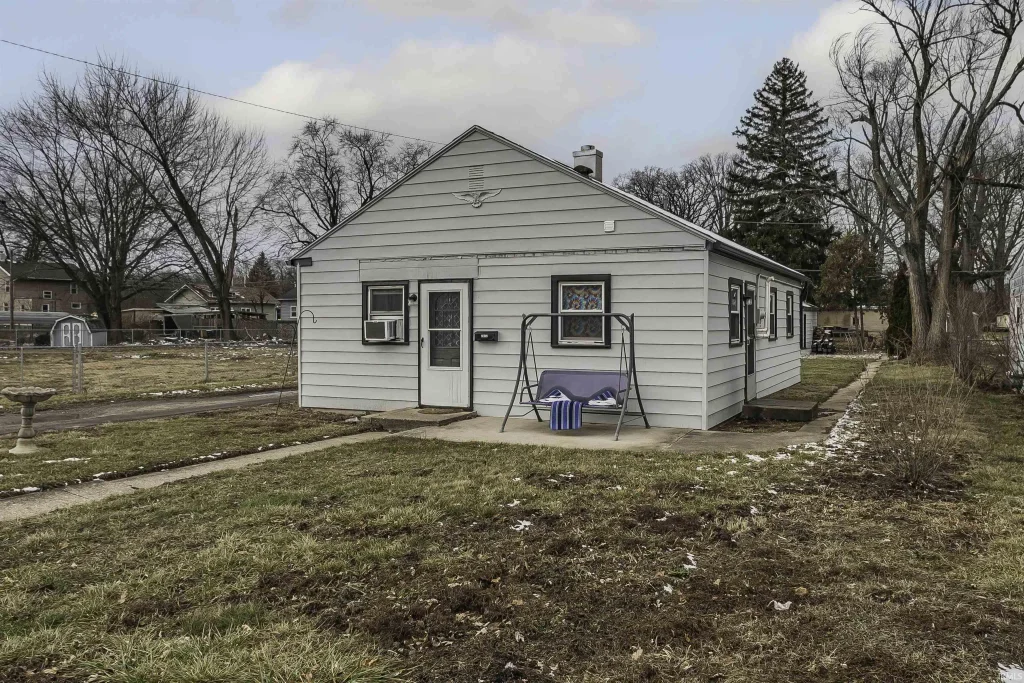 2072 Phenie Street, Fort Wayne