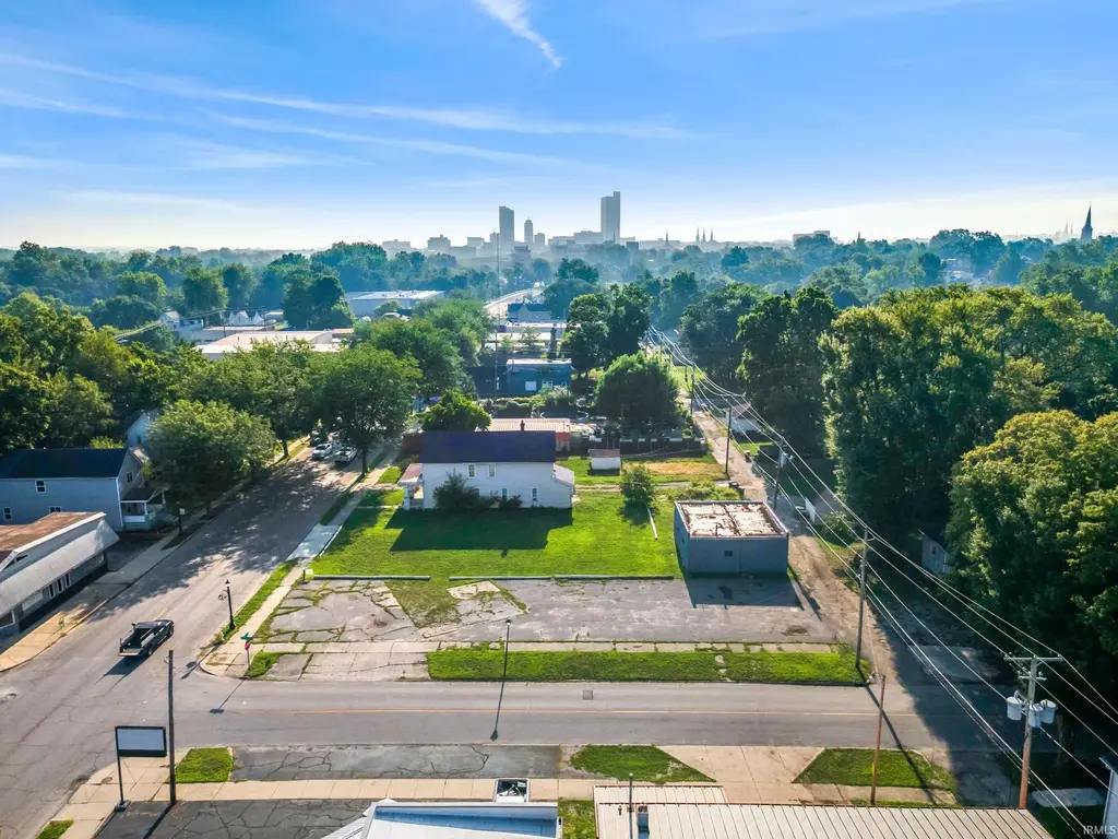 1327 W Main Street, Fort Wayne