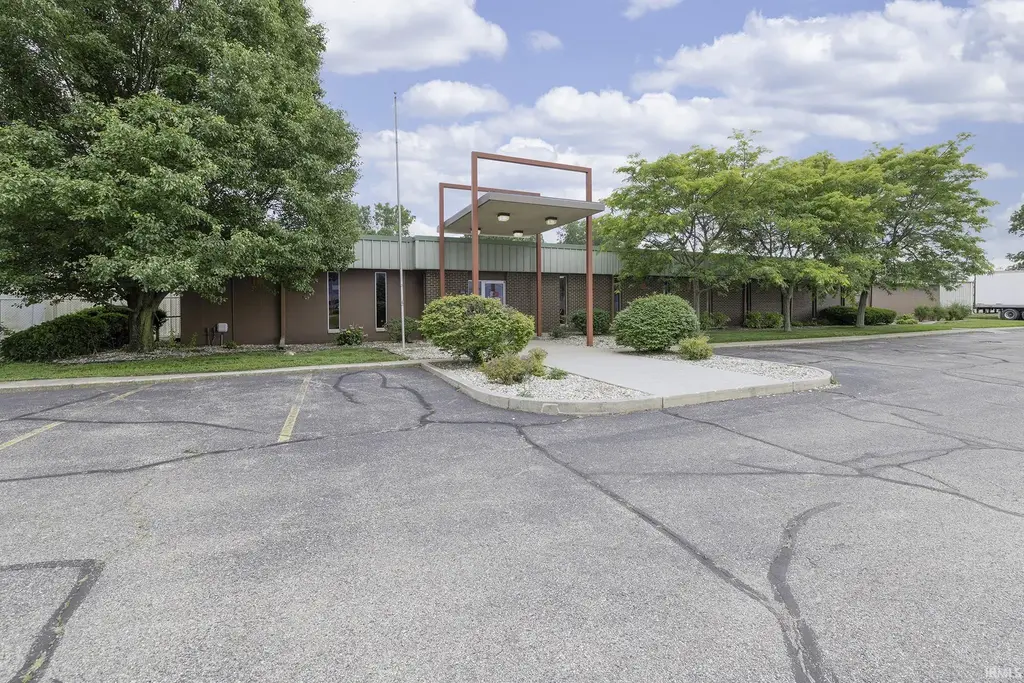 1655 E 12th Street, Mishawaka