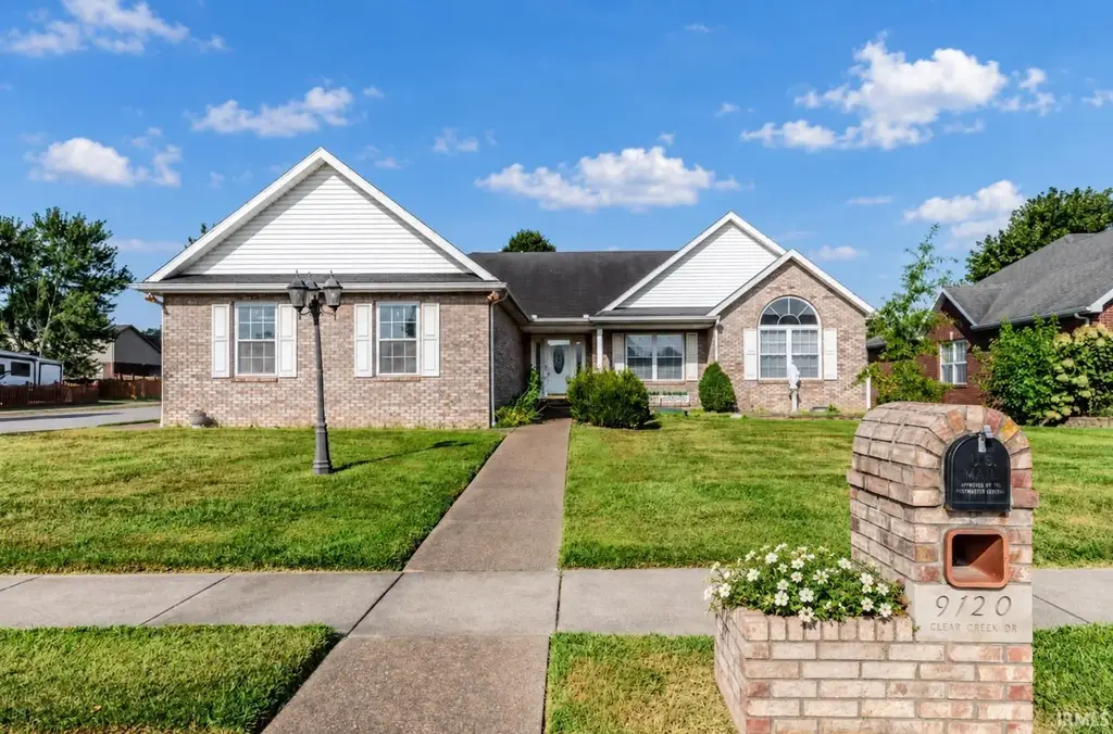 9120 Clear Creek Drive, Evansville