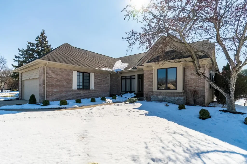 12027 Sycamore Lakes Court, Fort Wayne