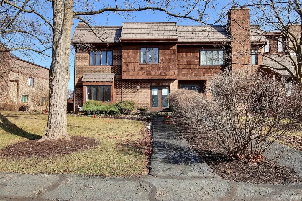 6736 Covington Creek Trail, Fort Wayne