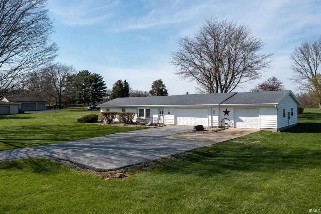 29705 New Road, North Liberty