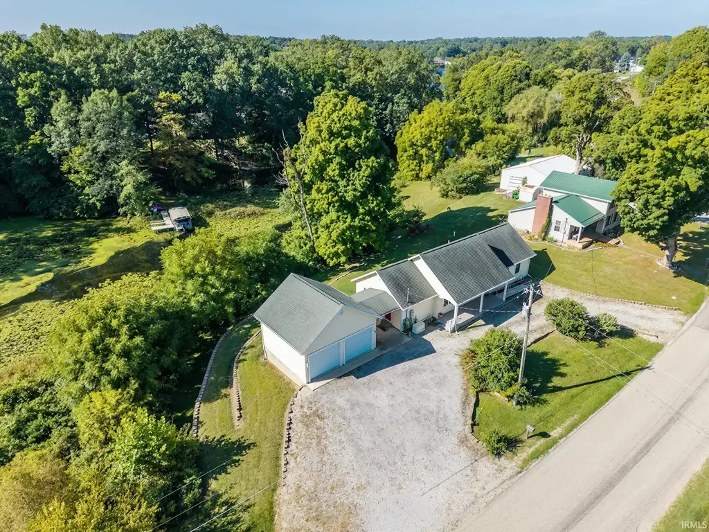 9540 E 500 S Road, Wolcottville