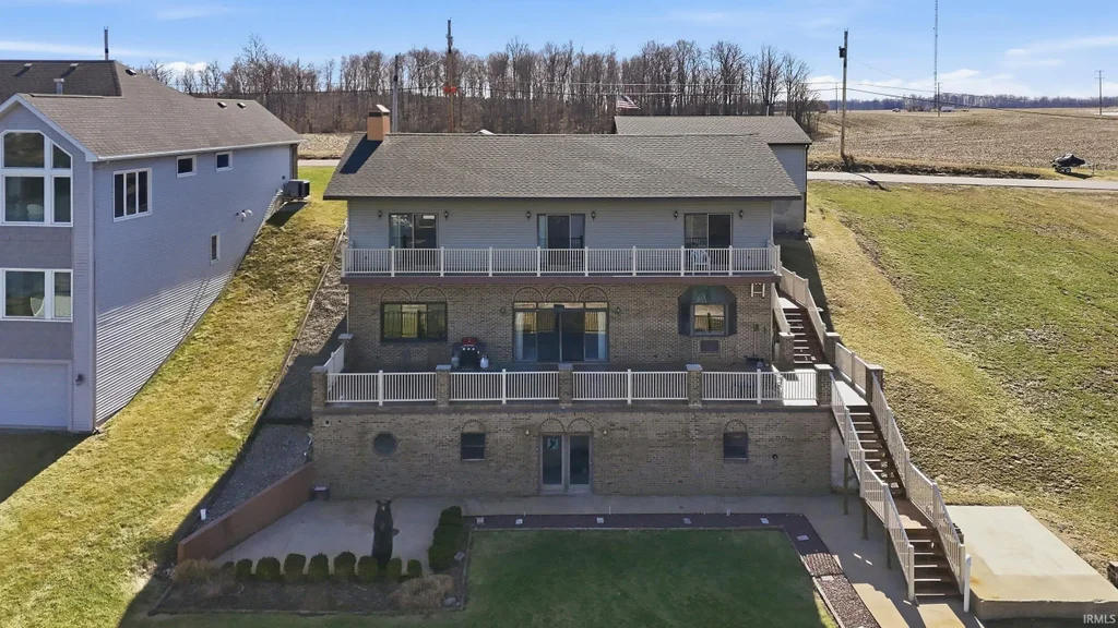 1629 E Bair Road, Columbia City