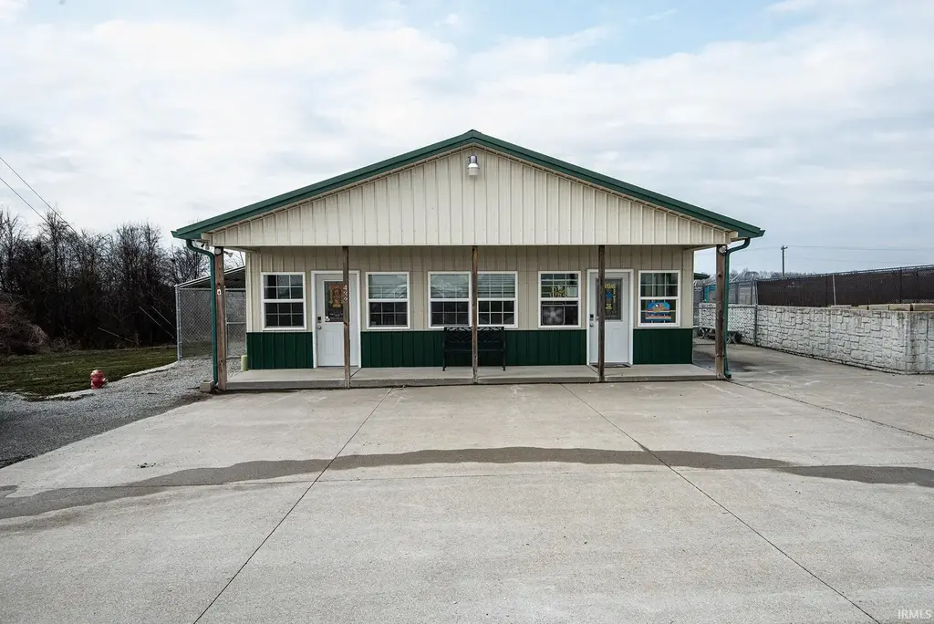 433 S Hickory Corner Road, Vincennes