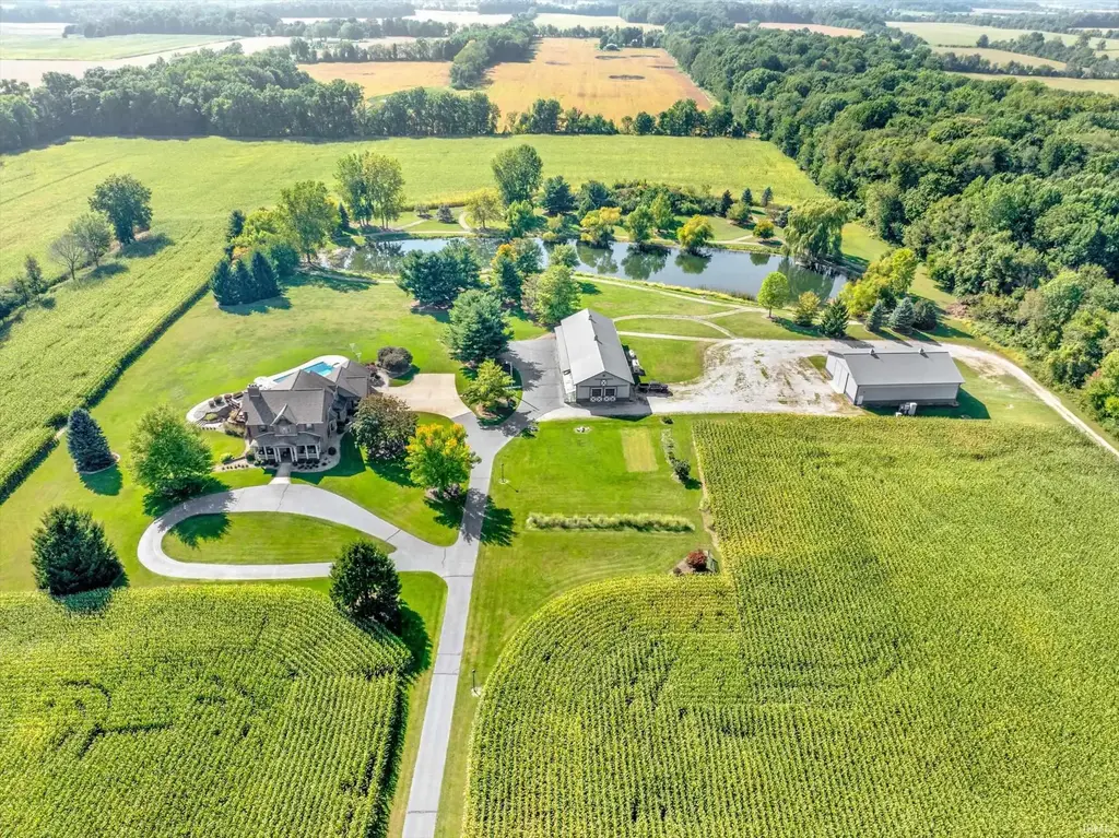 68555 Oak Road, Lakeville