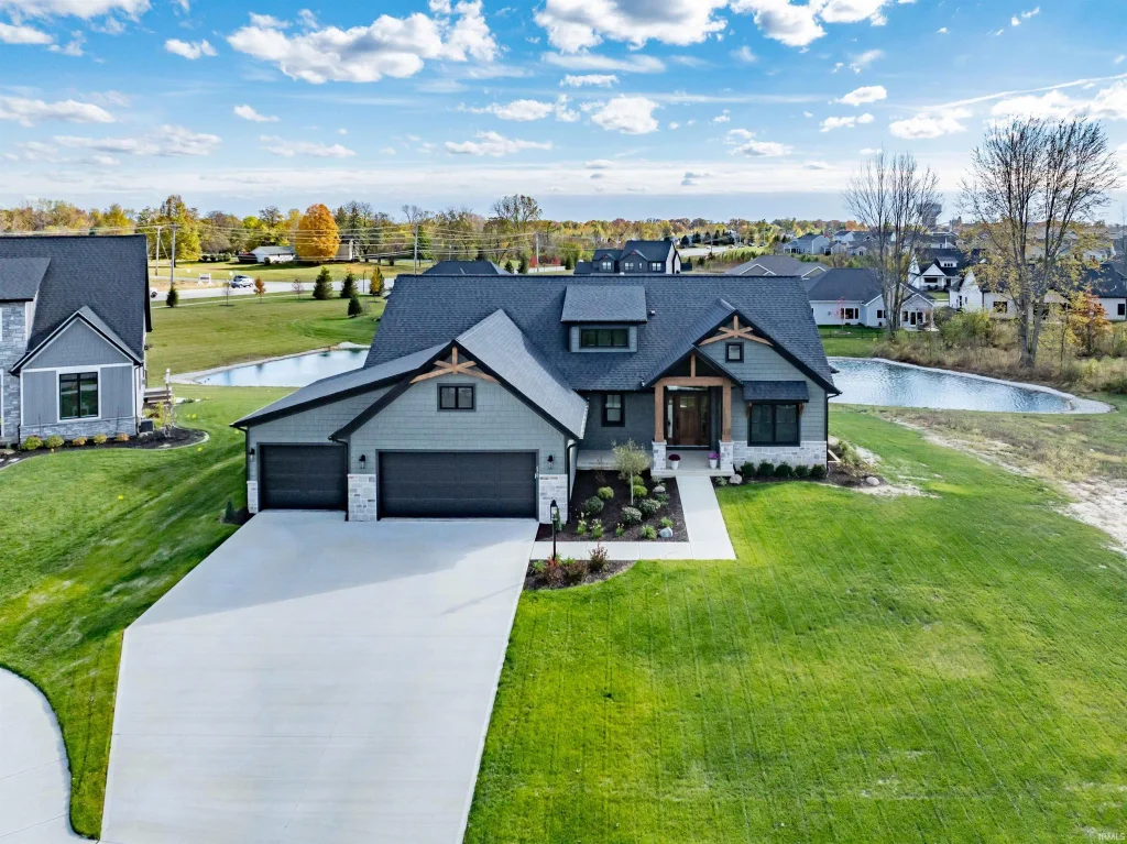 670 Gatcombe Run, Fort Wayne