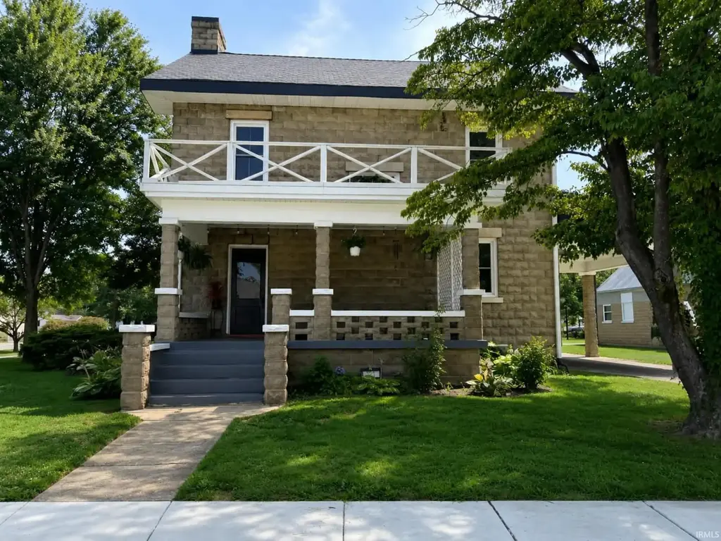 221 W Harrison St, Orleans