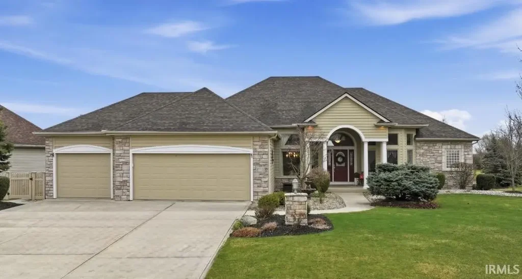 12721 Chestnut Passway, Fort Wayne