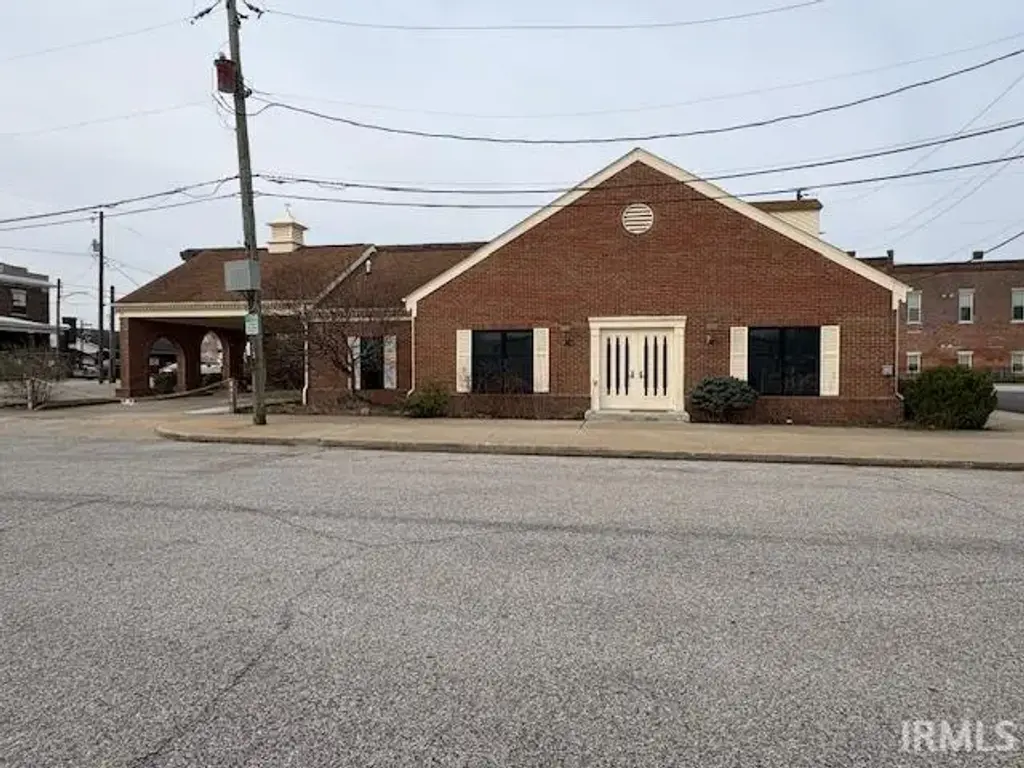 203 Ne 1st. Street, Loogootee