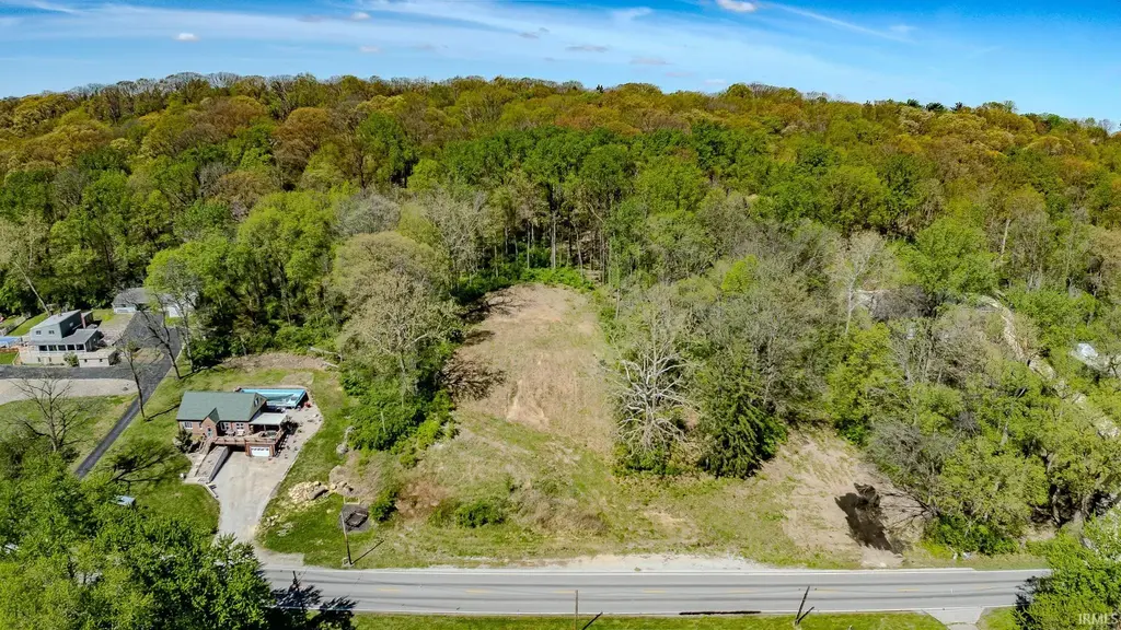 1868 N River Road, West Lafayette