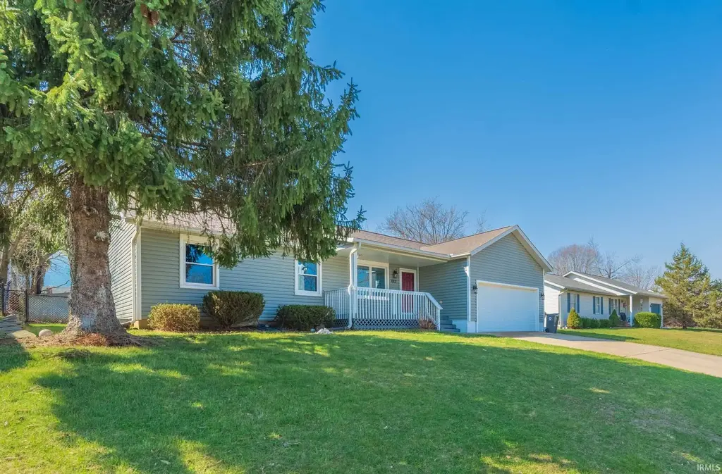 1007 W Countryside Lane, Bloomington