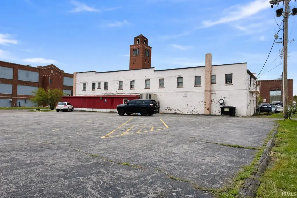 2650 S Coliseum Boulevard, Fort Wayne
