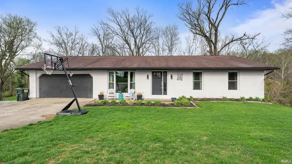 731 Rocky Creek East, Bedford