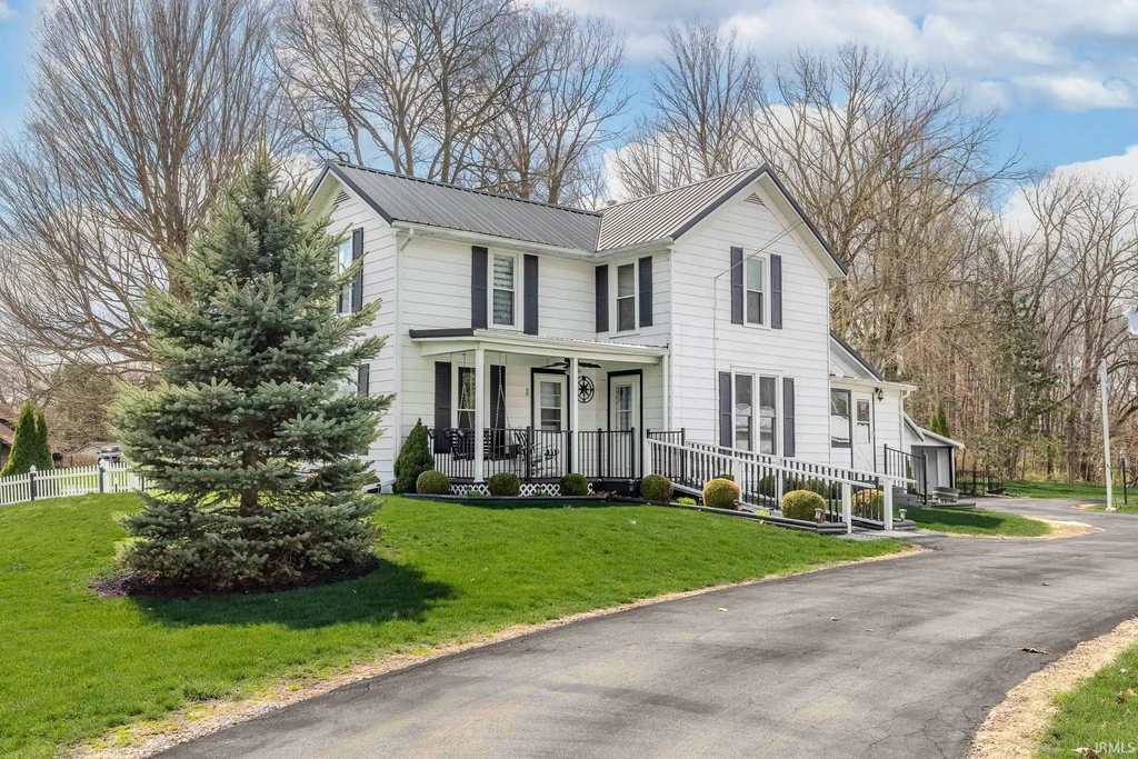 604 Vine Street, Lagrange