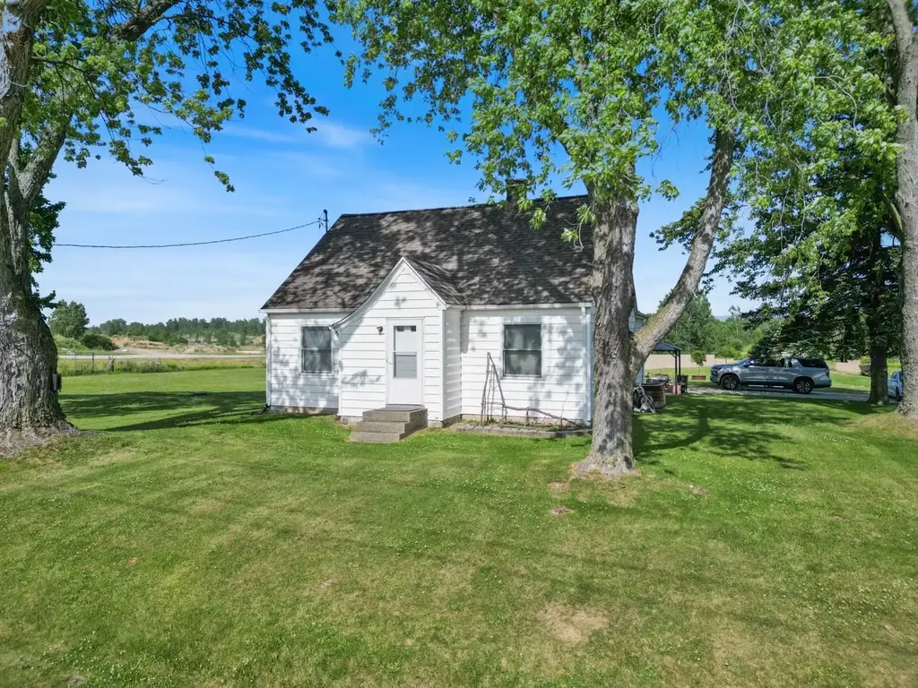 5290 N State Road 15 Road, Warsaw