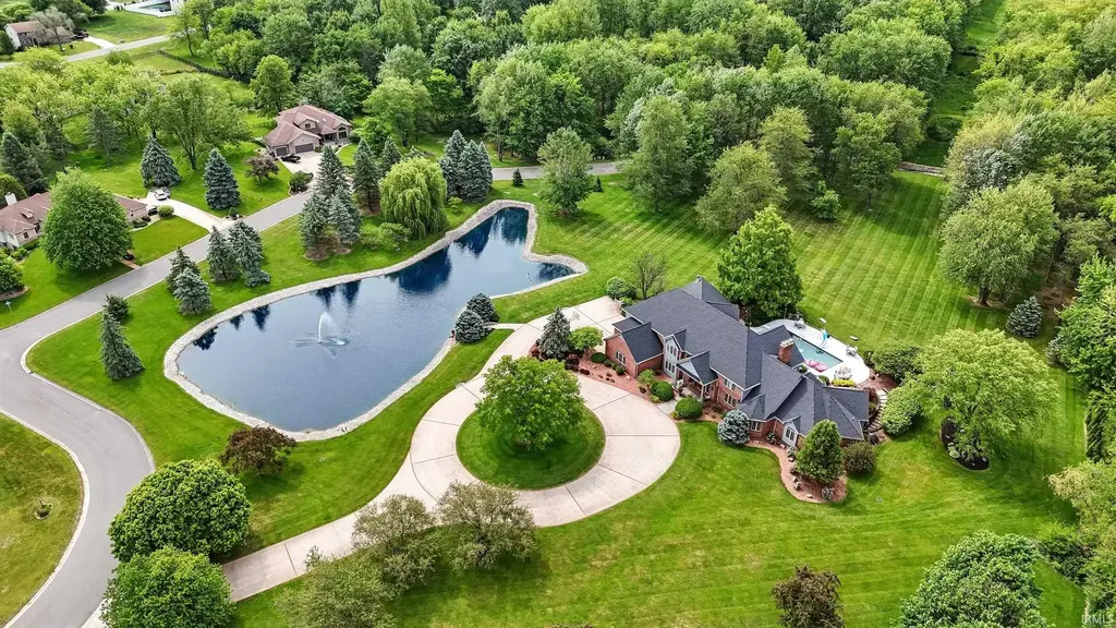 2341 S Paxton Drive, Warsaw