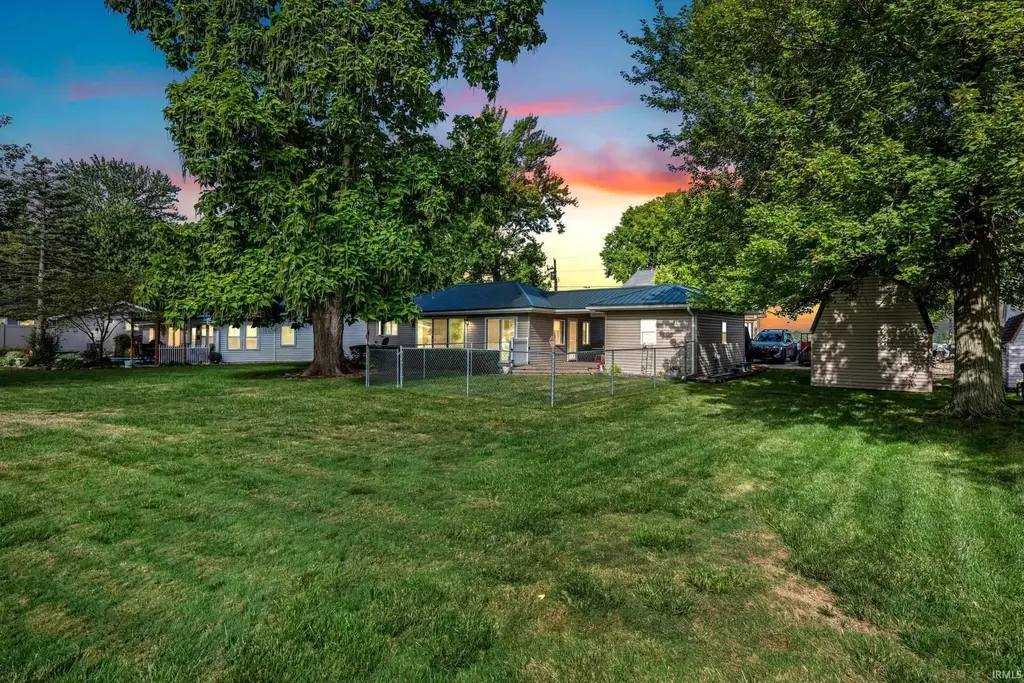 11930 E 690 S, Hudson