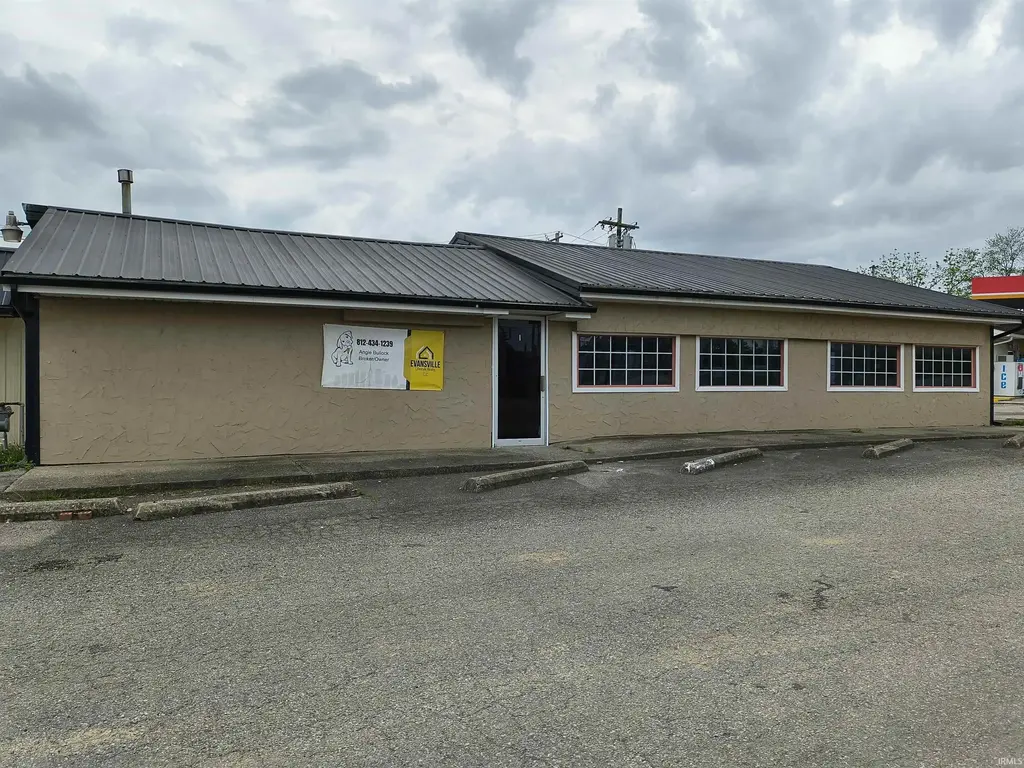 599 W State Route 62 Highway, Boonville