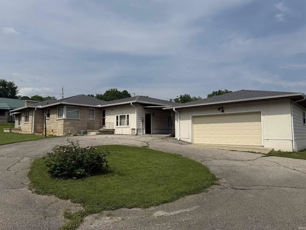 5569 S Fairfax Road, Bloomington
