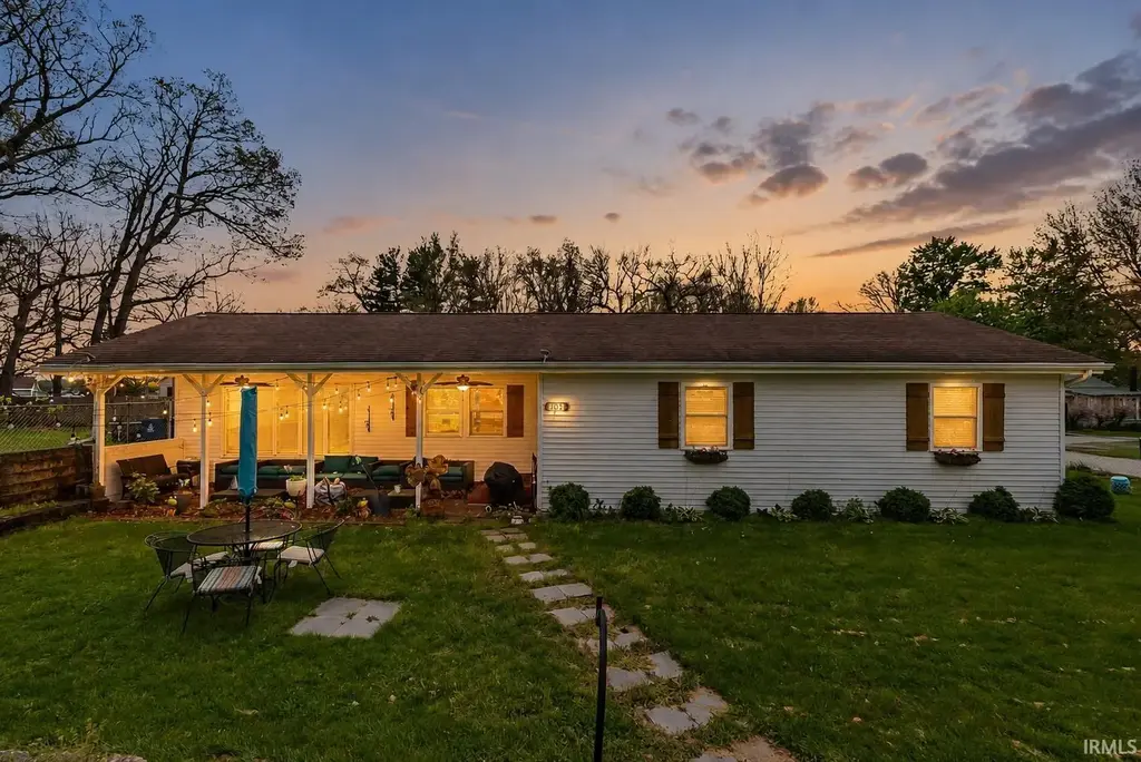 11035 E Cherokee Drive, Walkerton