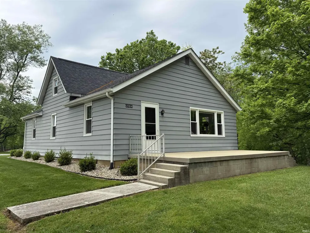 8610 S Gore Road, Bloomington