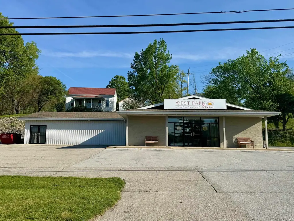 1322 W Park Drive, Huntington
