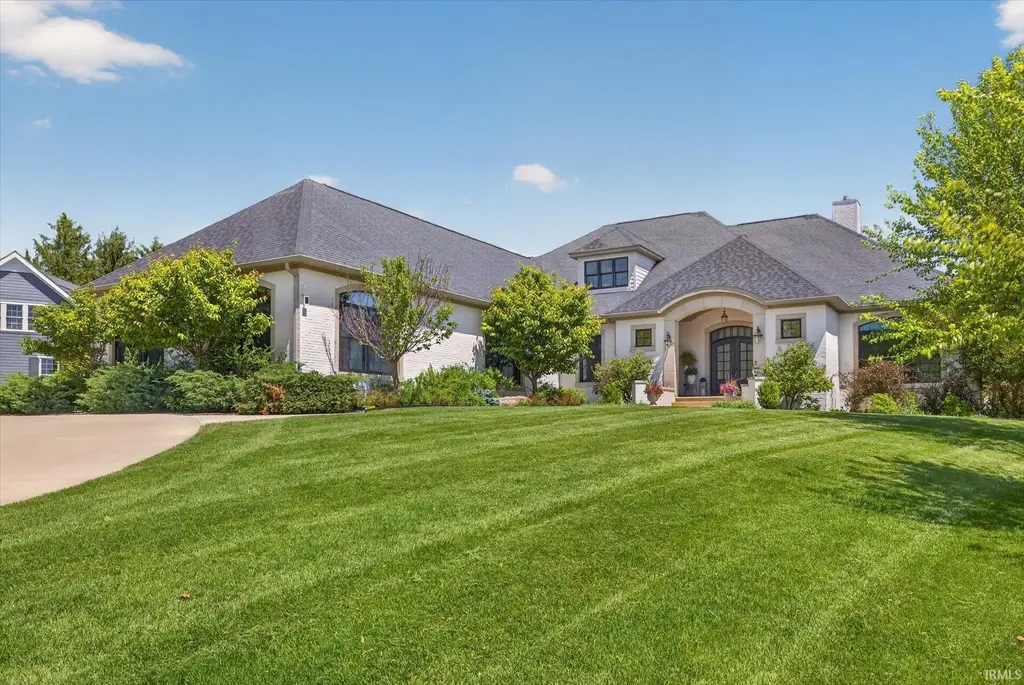 3568 E Saddlebrook Lane, Bloomington