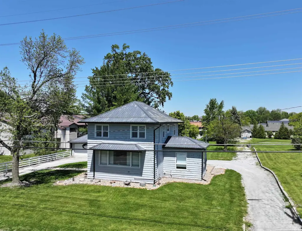321 E 13th Street, Winamac