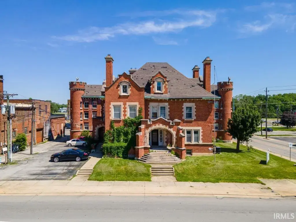 215 E 3rd Street, Marion