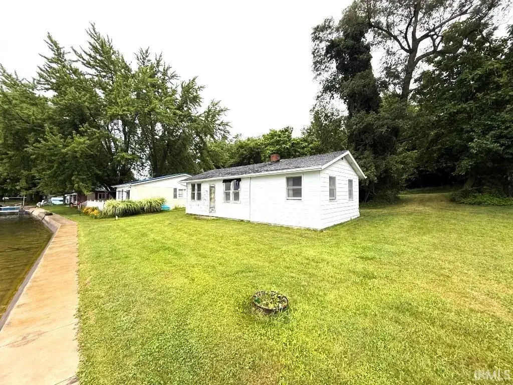 7080 S 080 E, Wolcottville