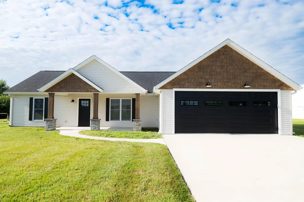 957 E 75 S, Washington