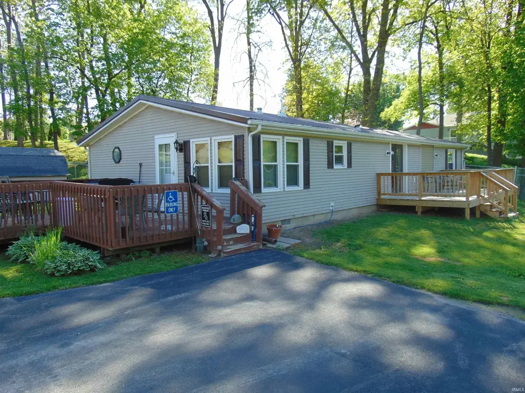 3662 E Lake Rd 28w Avenue, Monticello