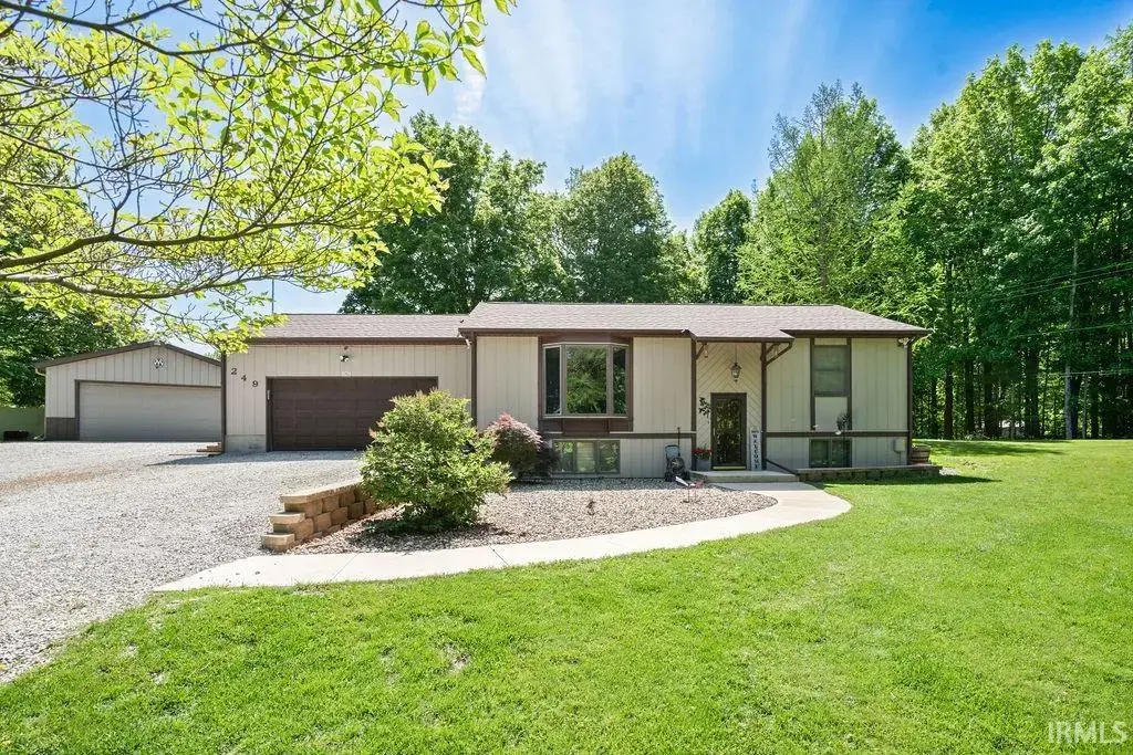 249 N Mississinewa Court, LaFontaine