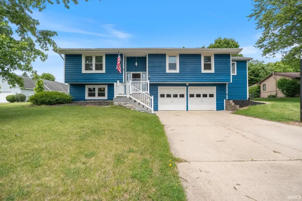 608 Lake John Circle, Winona Lake