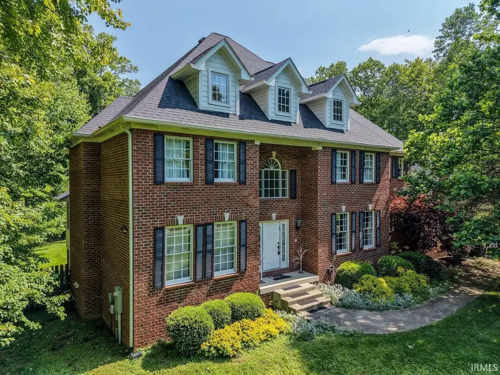 3087 E Chase Lane, Bloomington