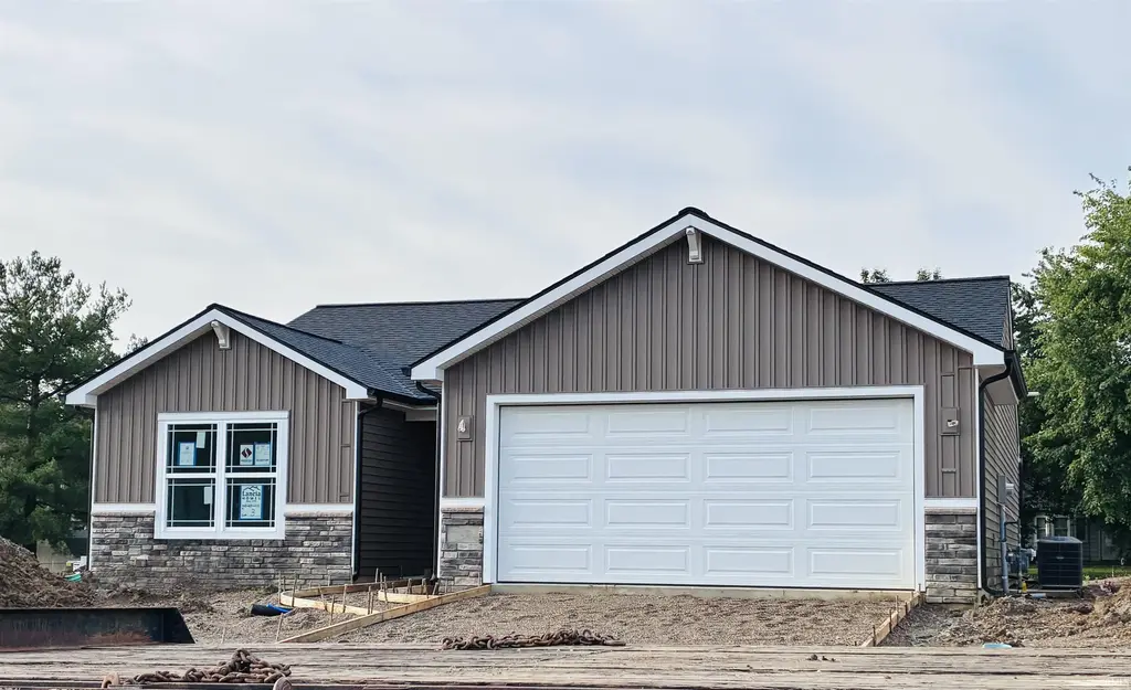 9957 Bronco Drive, Fort Wayne
