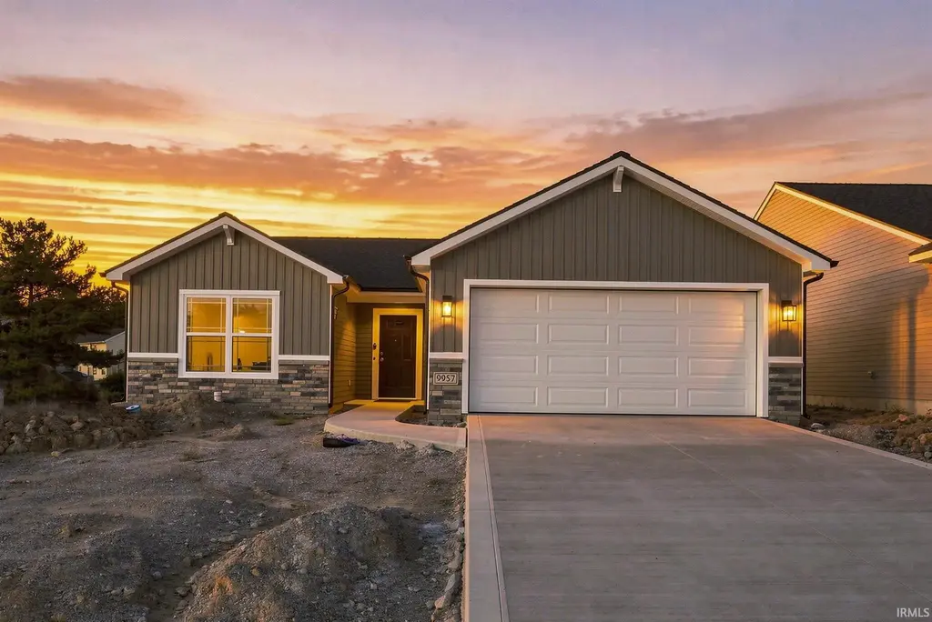 9957 Bronco Drive, Fort Wayne