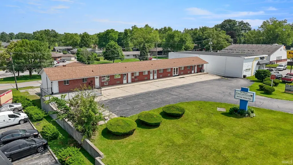 5634 W Jefferson Boulevard, Fort Wayne