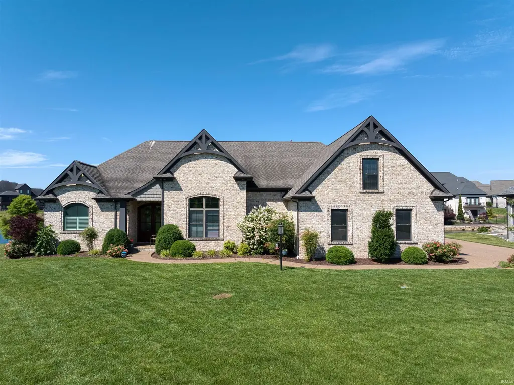 2221 Sable Way, Newburgh