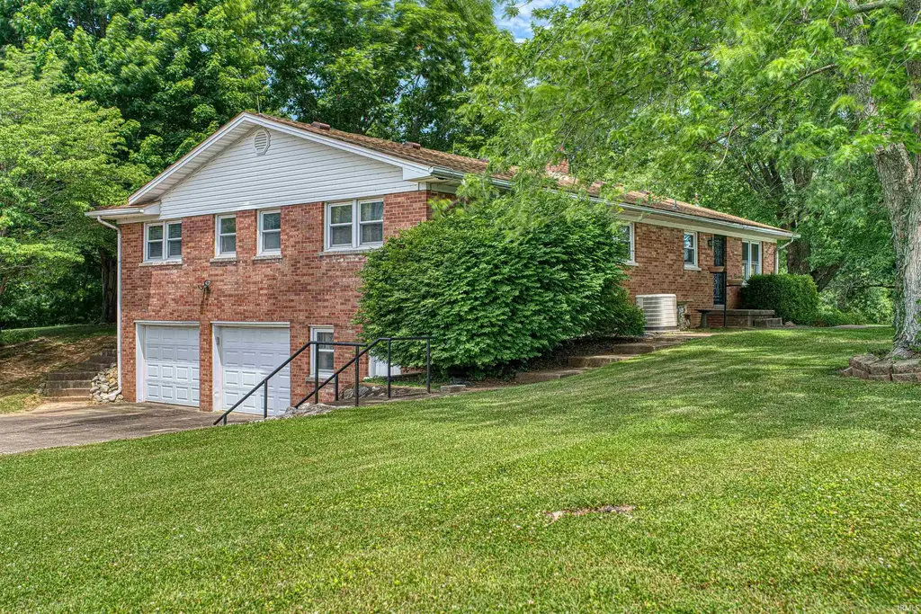 20 W Highway 62, Mount Vernon