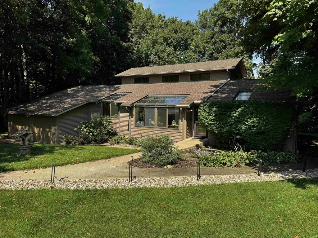 66110 Oak Road, Lakeville