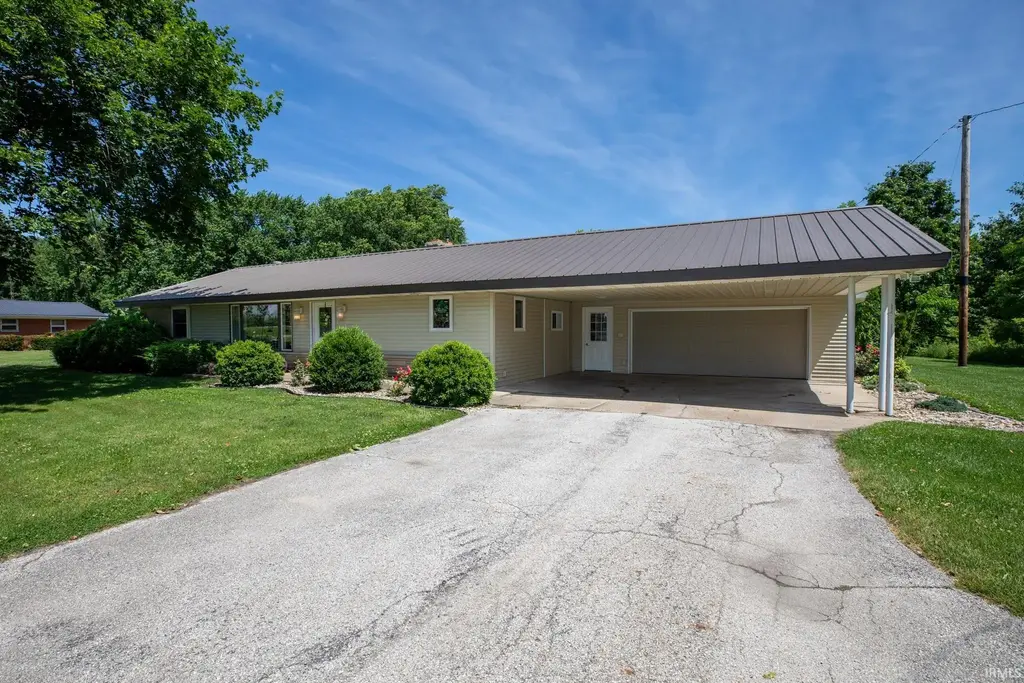 1336 Lincoln Highway, Bourbon